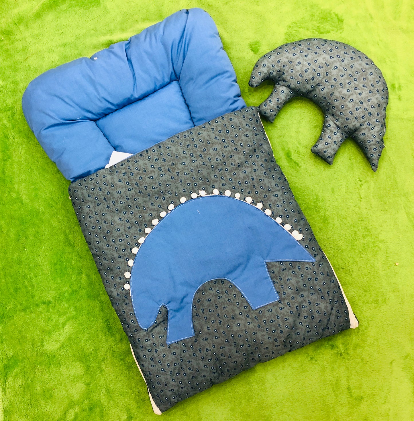 Dino Baby cotton carrynest