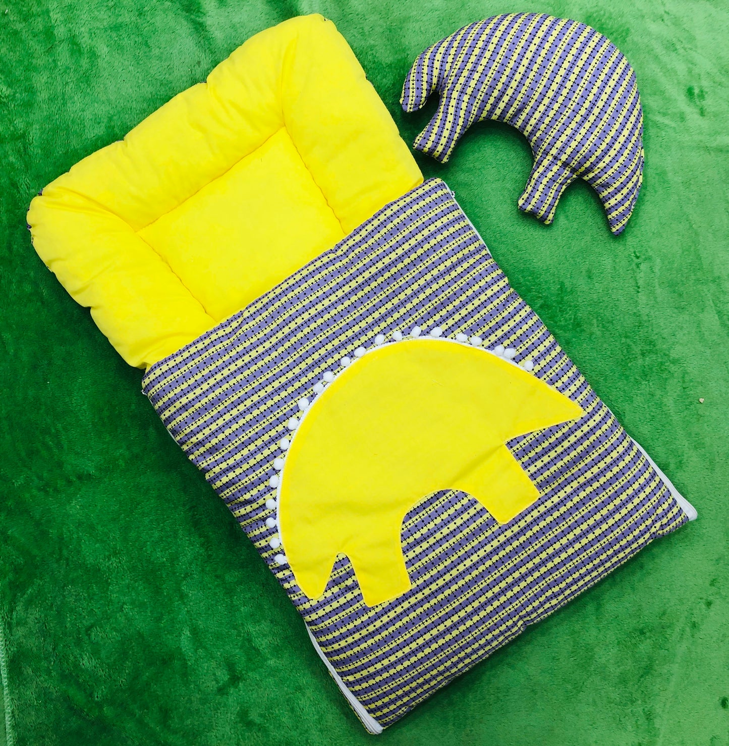 Dino Baby cotton carrynest